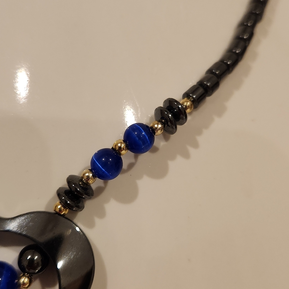 4 FOR $15 NEW CONDITION HEMATITE AND RESIN NECKLACE - Picture 4 of 8